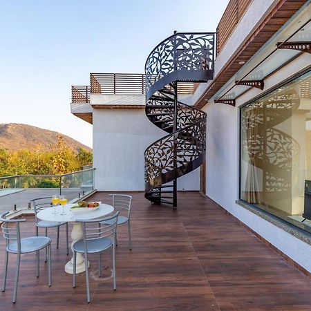 Stayvista'S Bella Dream - Mountain-View With Outdoor Pool, Lawn Featuring A Gazebo & Indoor Games Udaipur Luaran gambar