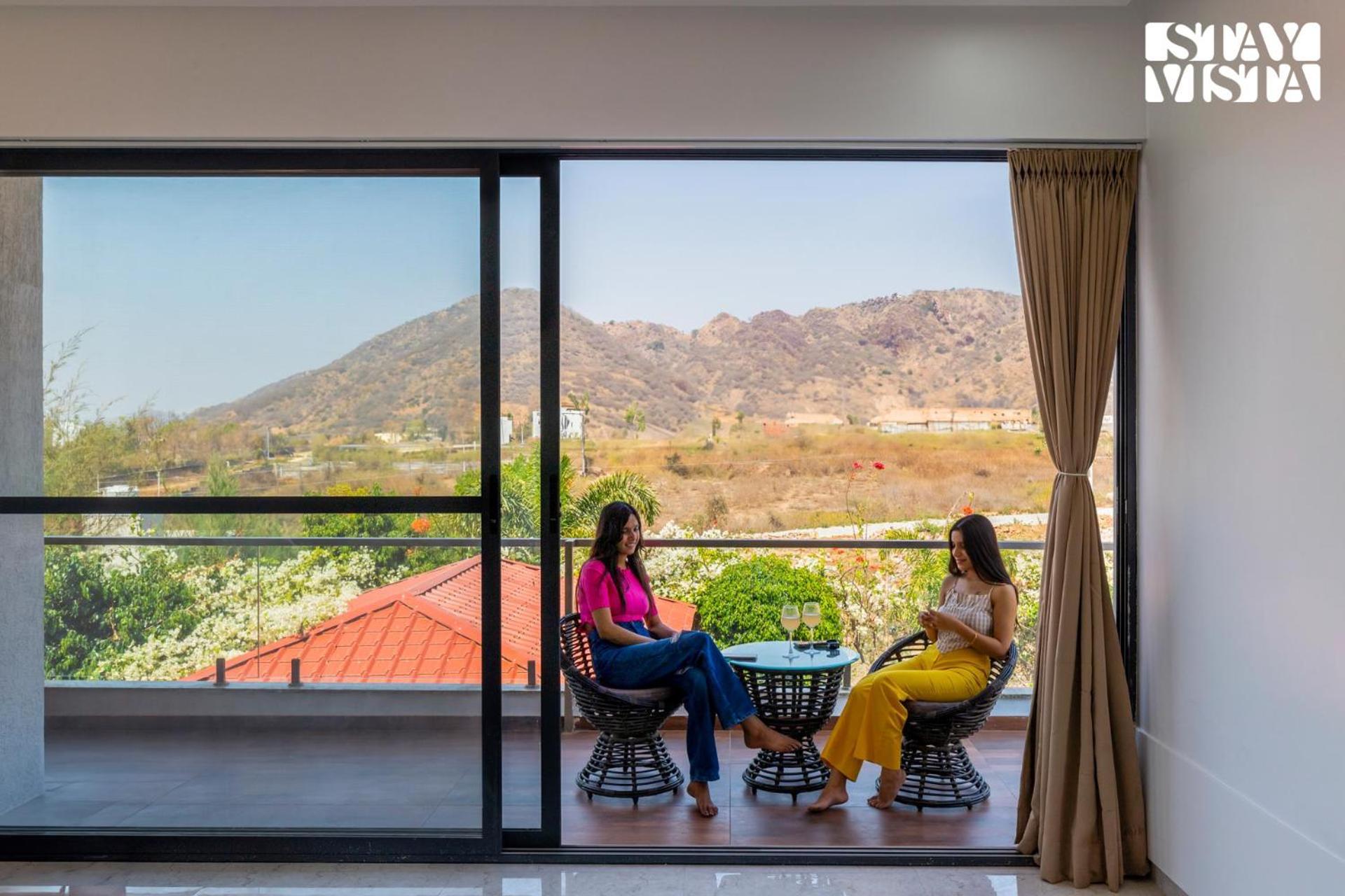 Stayvista'S Bella Dream - Mountain-View With Outdoor Pool, Lawn Featuring A Gazebo & Indoor Games Udaipur Luaran gambar