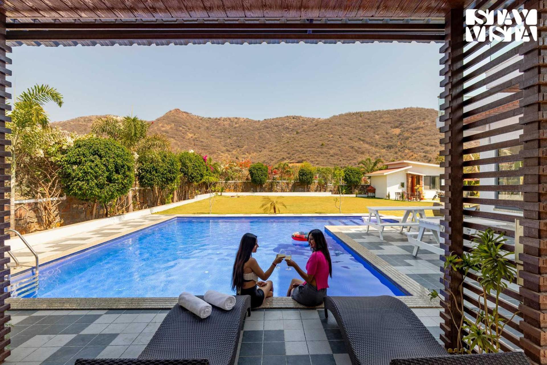 Stayvista'S Bella Dream - Mountain-View With Outdoor Pool, Lawn Featuring A Gazebo & Indoor Games Udaipur Luaran gambar